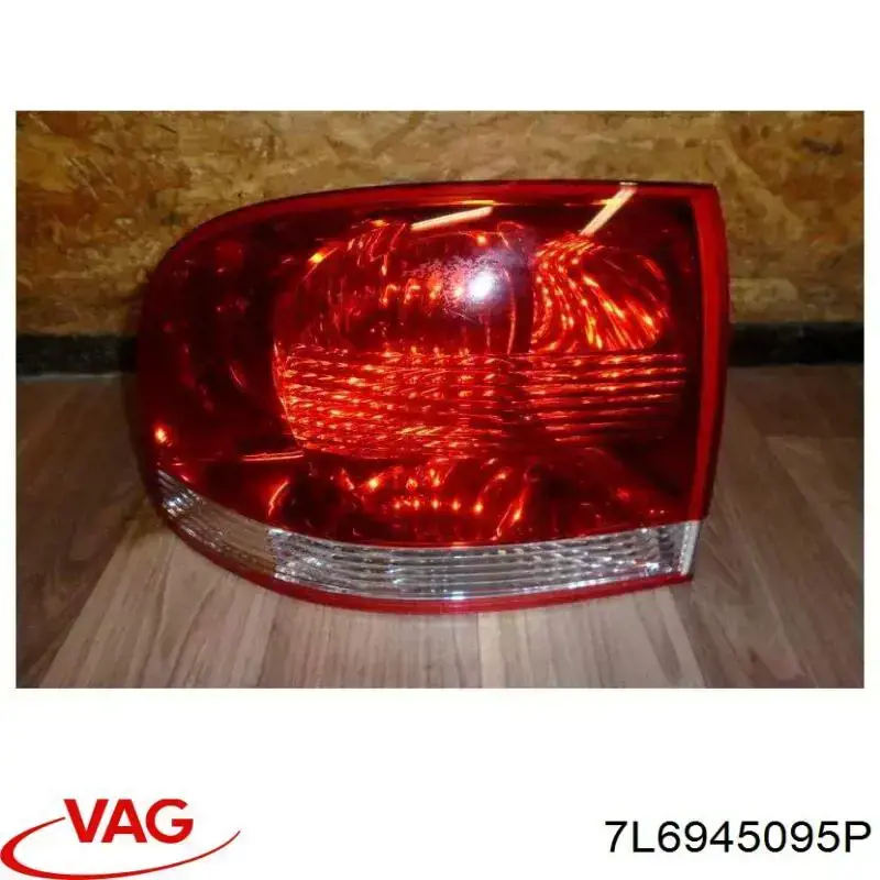 Задня ліва зовнішня фара VAG 7L6945095P ціна, від 43.18 USD