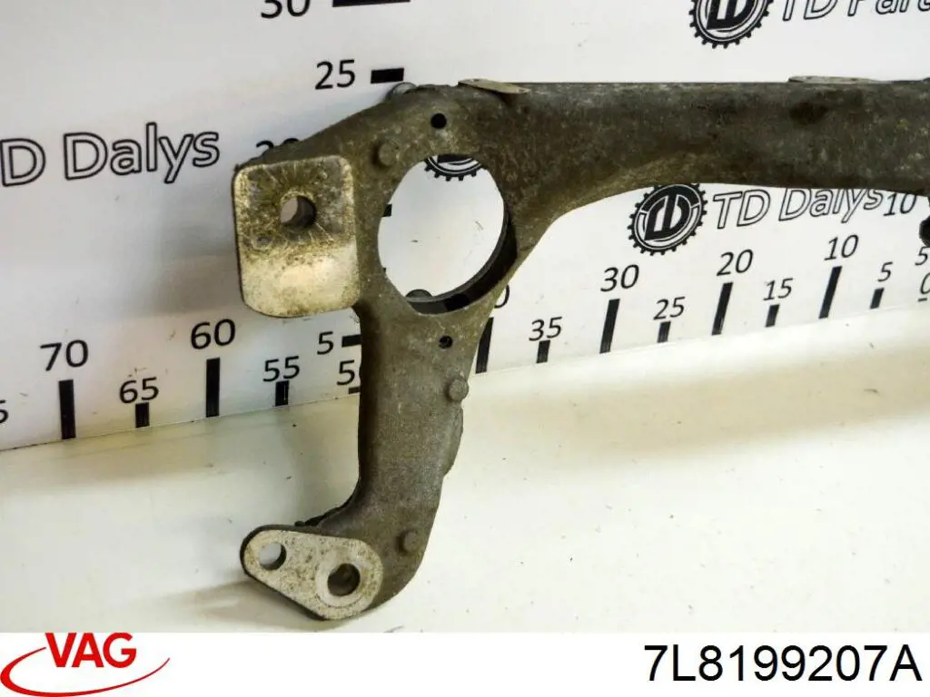 Купити 7L8199207A VAG Балка кріплення двигуна