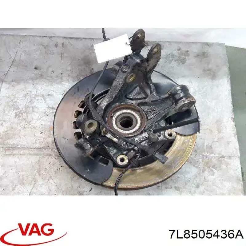 7L8505436A VAG Цапфа поворотна права