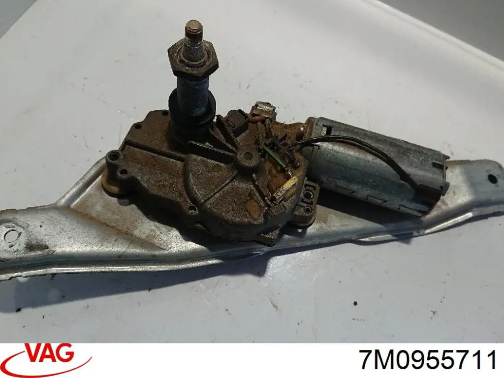 Моторчик заднього склоочисника 7M0955711 VAG