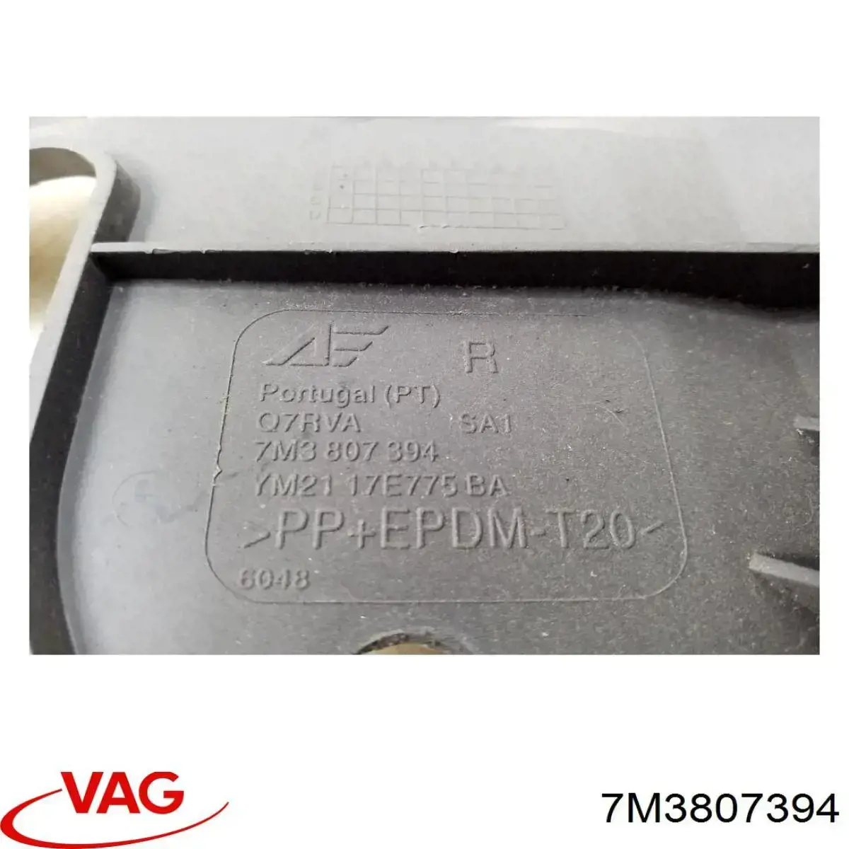Направляюча заднього бампера, права VAG 7M3807394 ціна, від 12.42 USD