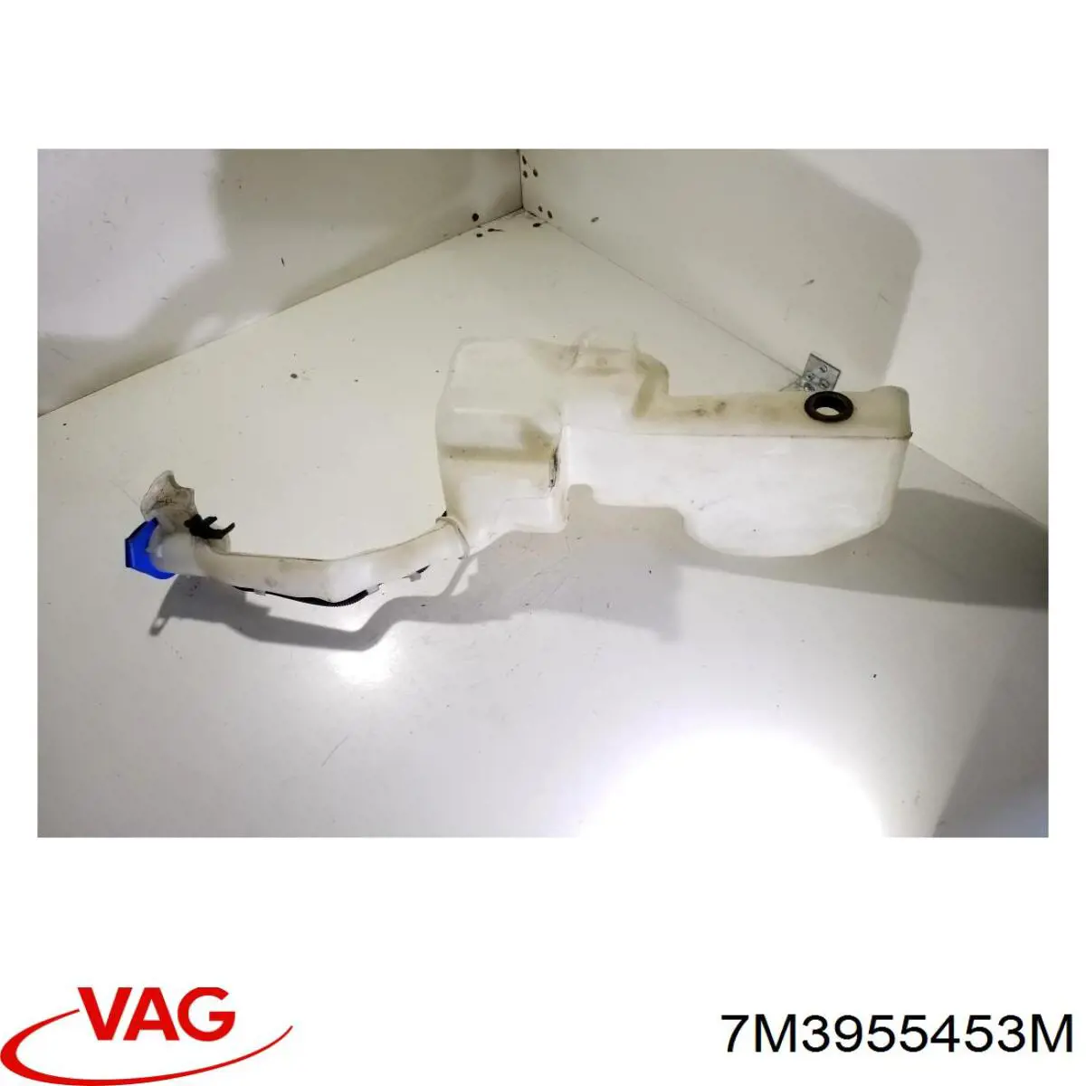 Бачок омивача лобового скла VAG 7M3955453M ціна, від 10.64 USD