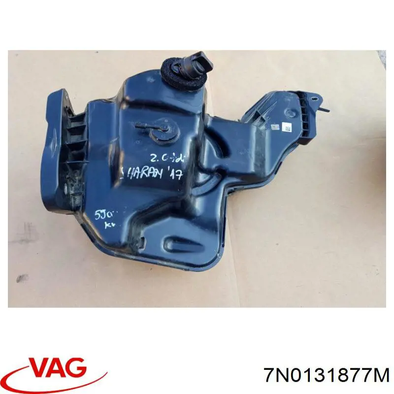 7N0131877M VAG Бак AD BLUE