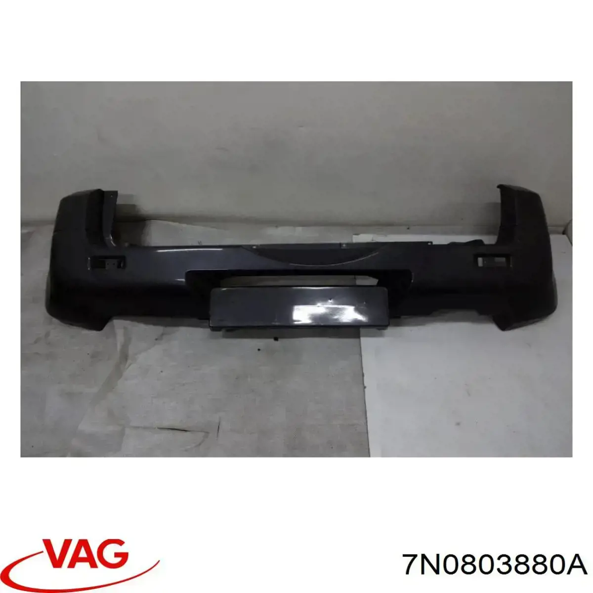 Купити 7N0803880A VAG Буксирувальний гак