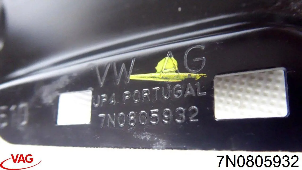 7N0805932 VAG Телевізор правий