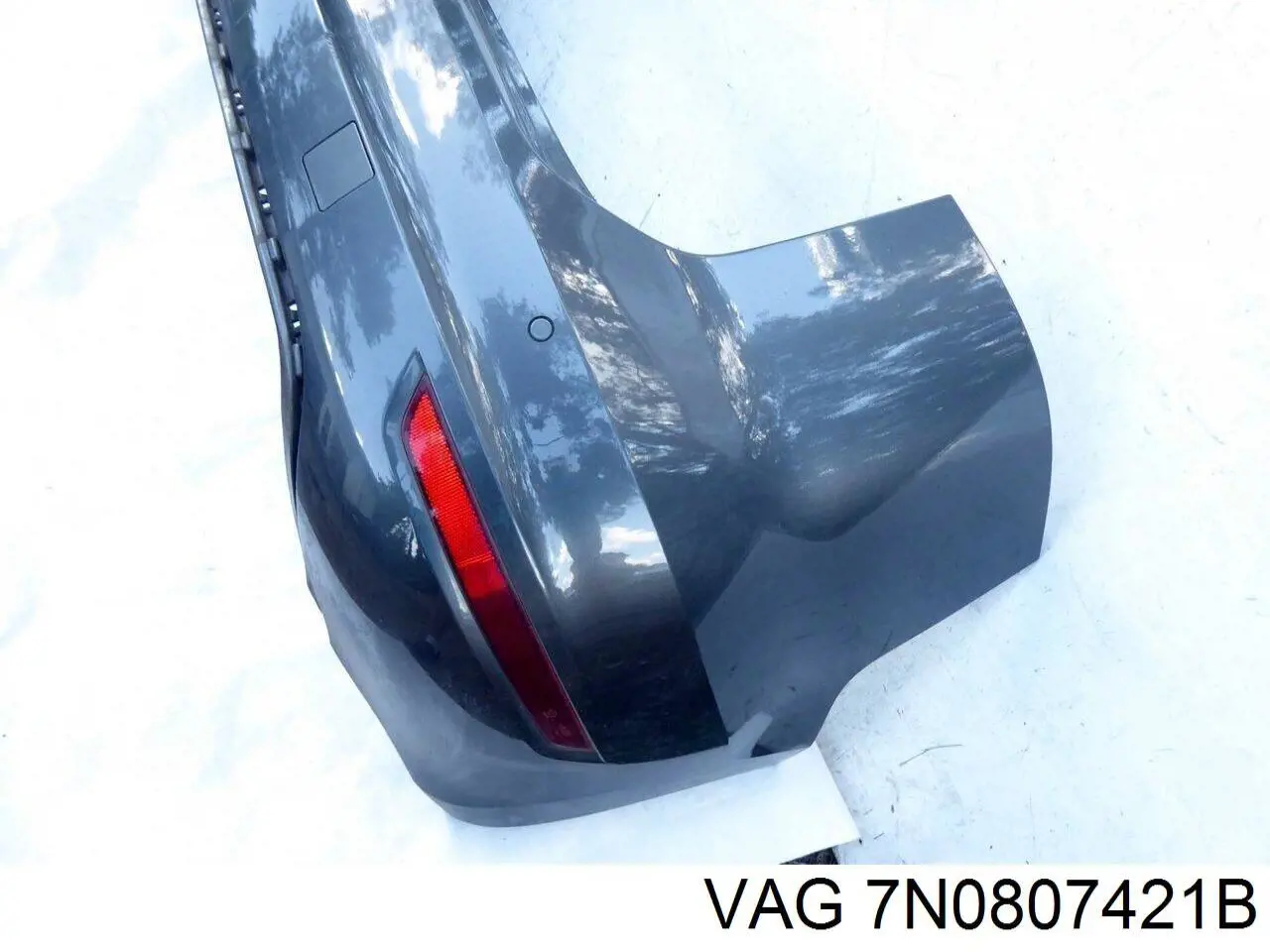 Задній бампер 7N0807421B VAG