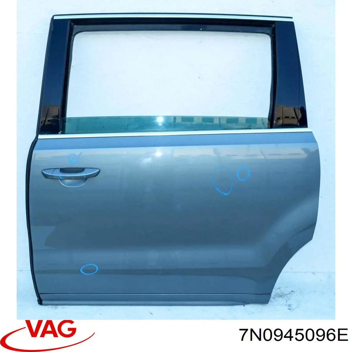 7N0945096E VAG Фара задня права зовнішня