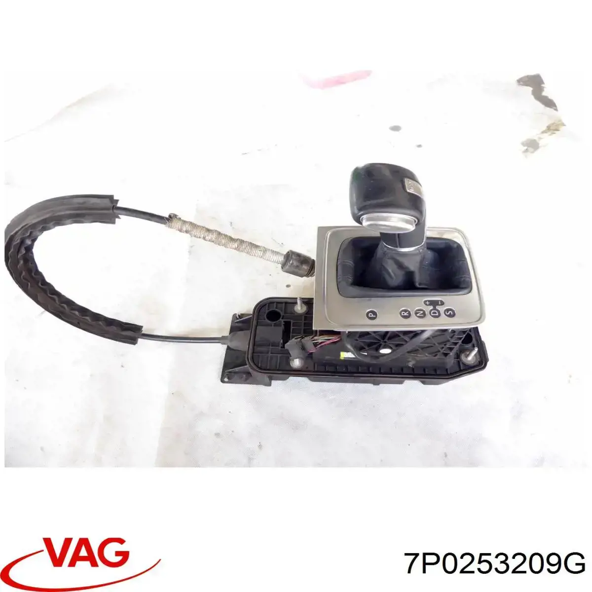 7P0253209G VAG Труба приймальна (штани) глушника, передня, права