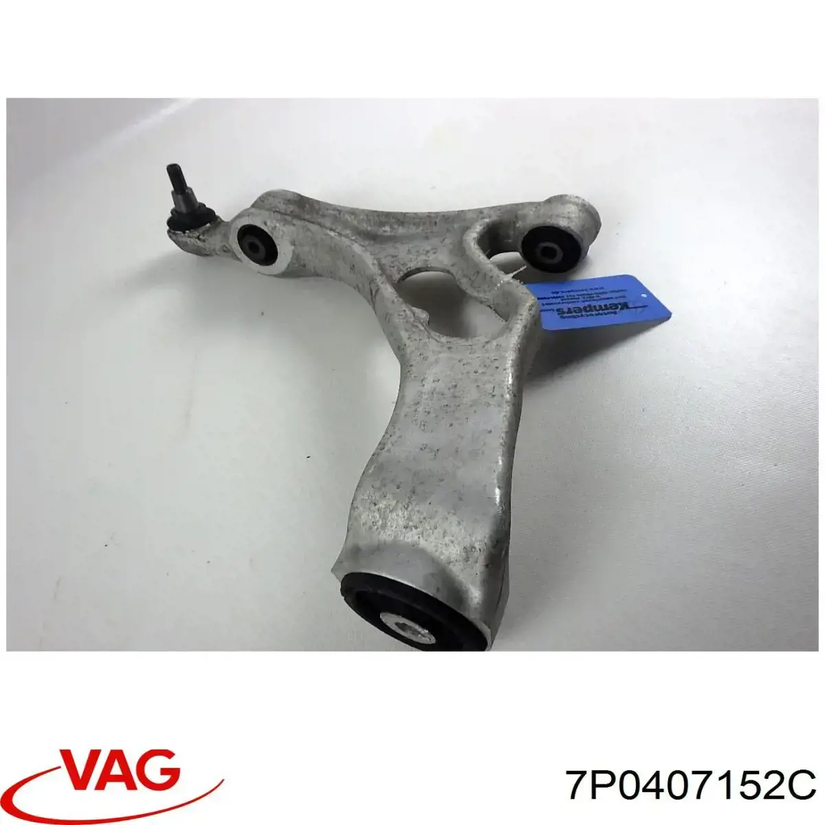Правий важіль передній нижній підвіски VAG 7P0407152C