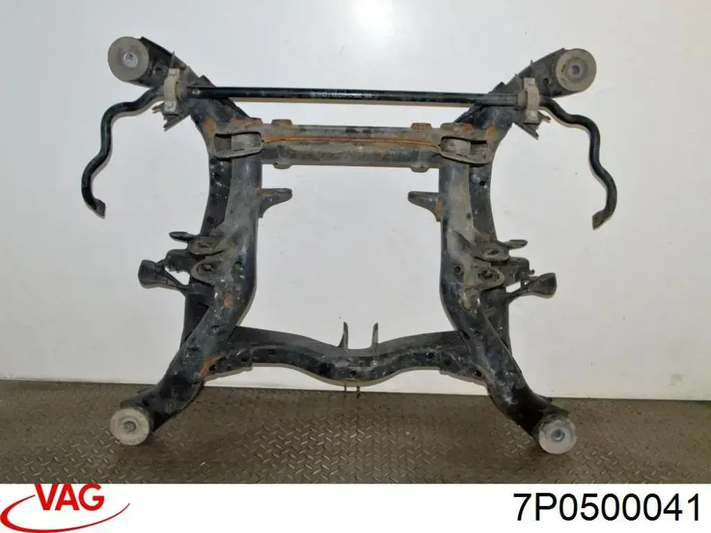 Балка задня 7P0500041 VAG