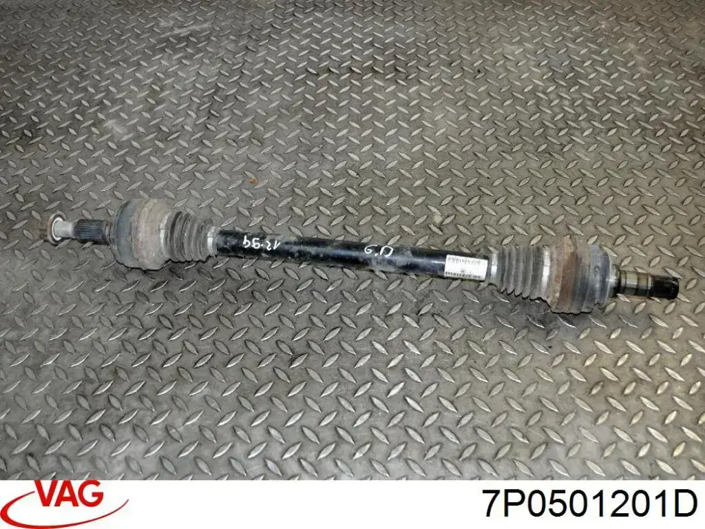 Купити 7P0501201D VAG Піввісь задня