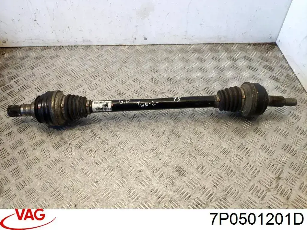 Піввісь задня 7P0501201D VAG