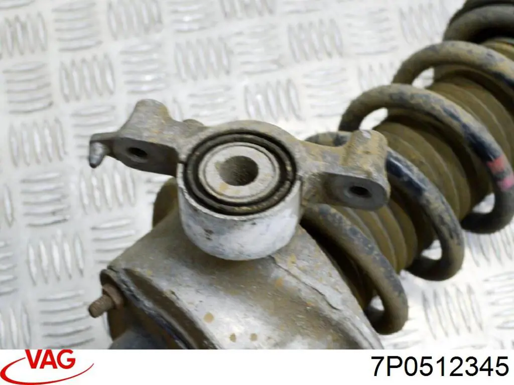Опора пружини задньої лівої VAG 7P0512301 ціна, від 20.53 USD