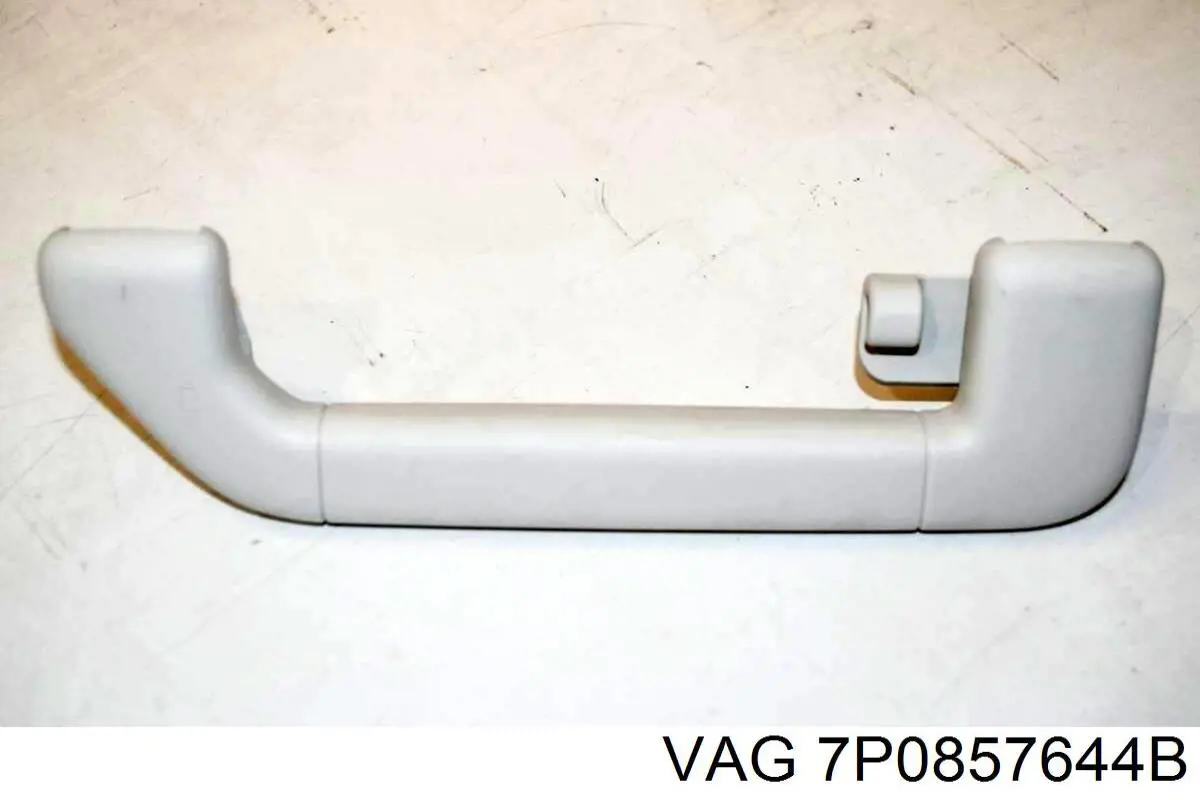 Купити 7P0857644B VAG 