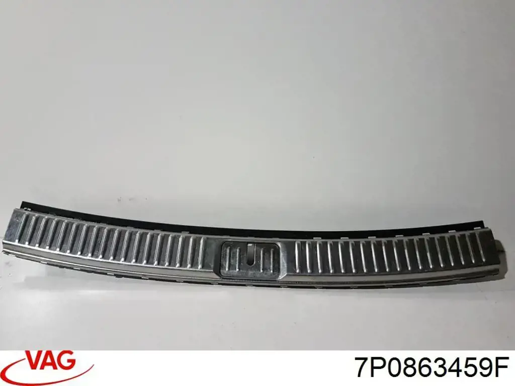 Накладка задньої панелі багажника VAG 7P0863459F ціна, від 25.34 USD
