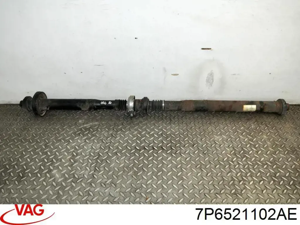Купити 7P6521102AE VAG Кардан задній