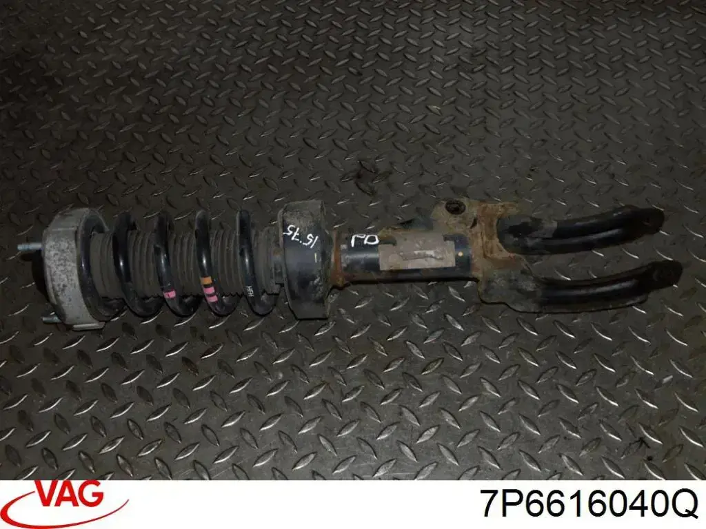 Стійка передня права VAG 7P6616040Q