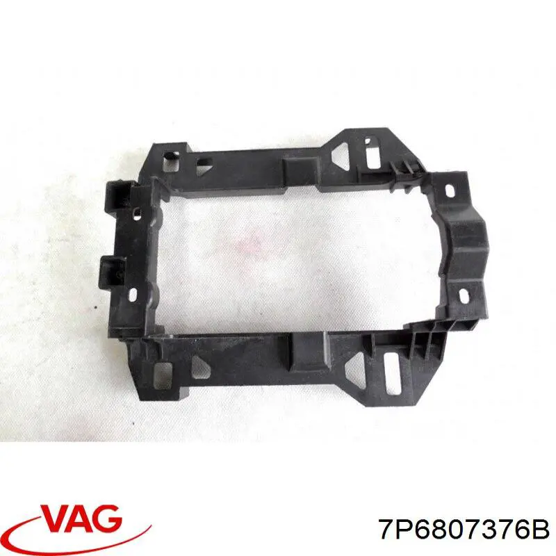 Кронштейн бампера заднього, правий VAG 7P6807376B ціна, від 25.34 USD