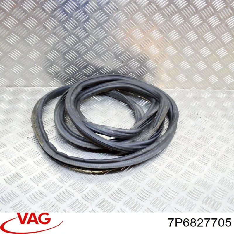 Ущільнювач кришки багажника VAG 7P6827705 ціна, від 19.73 USD