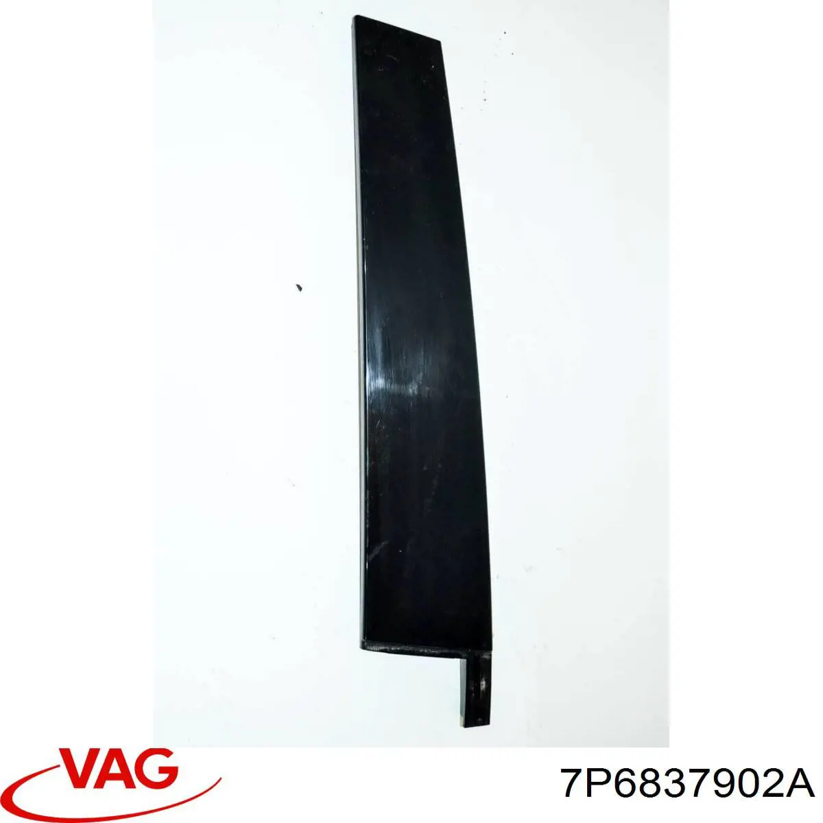 7P6837902B VAG Накладка передніх дверей, правих, вертикальна