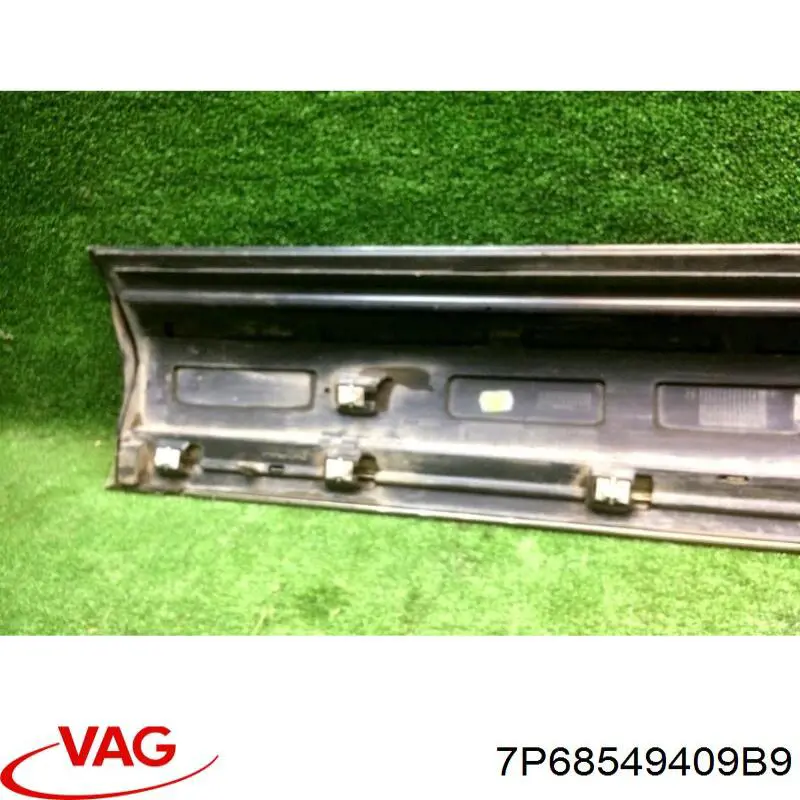 Молдинг передньої правої двері VAG 7P6854940G9B9 ціна, від 19.00 USD