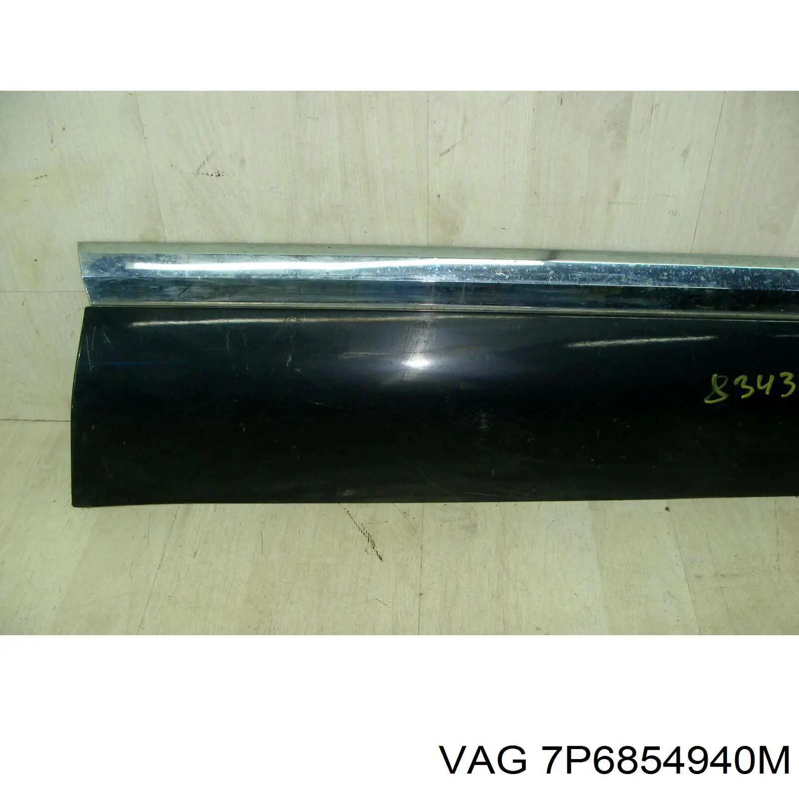 Купити 7P6854940MGRUREF VAG Молдинг передньої правої двері