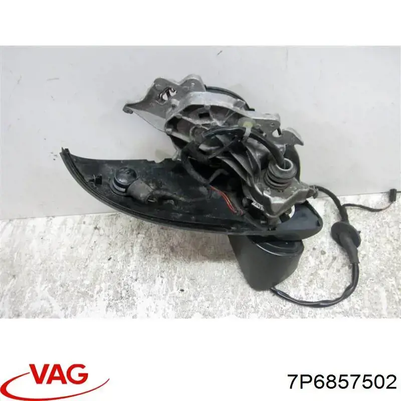 Праве бічне дзеркало VAG 7P6857502 ціна, від 154.57 USD