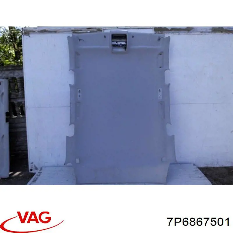 Купити 7P6867501 VAG Оббивка кузова