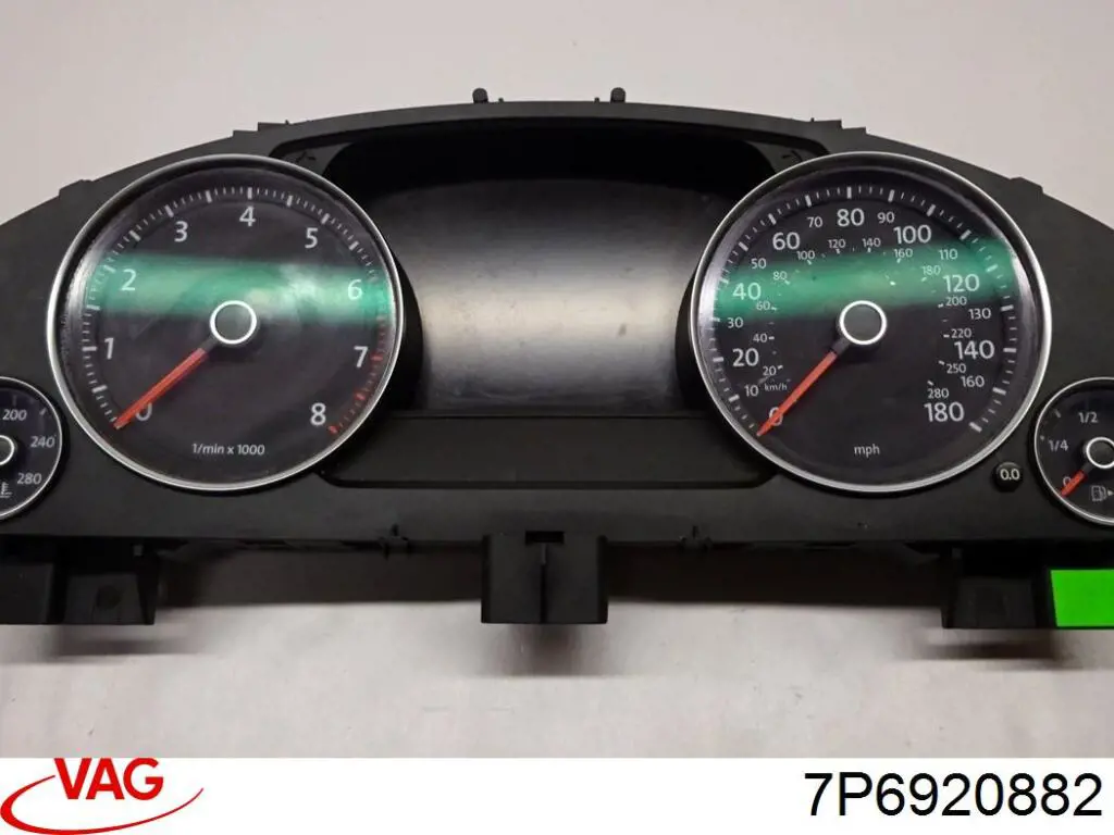 щиток приладу VAG 7P6920882 ціна, від 63.34 USD