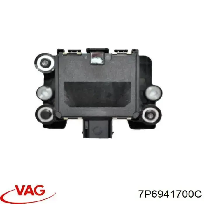 Туманка права VAG 7P6941700C ціна, від 44.40 USD