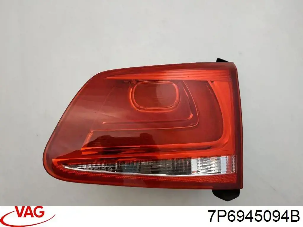 Стоп задній VAG 7P6945094B ціна, від 48.14 USD