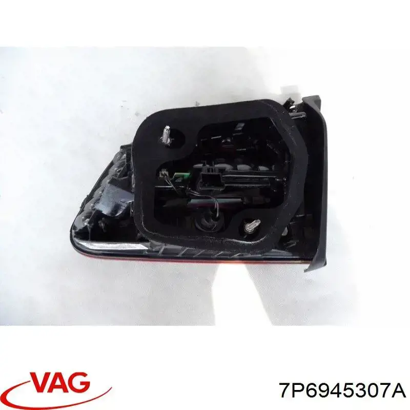 Стоп задній VAG 7P6945307A ціна, від 253.39 USD