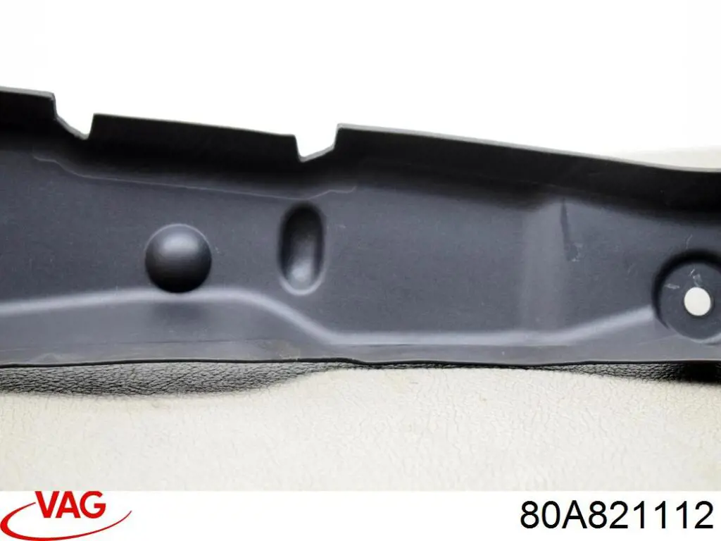 Ущільнювач крила 80A821112 VAG
