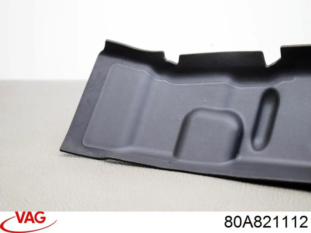 Ущільнювач крила VAG 80A821112