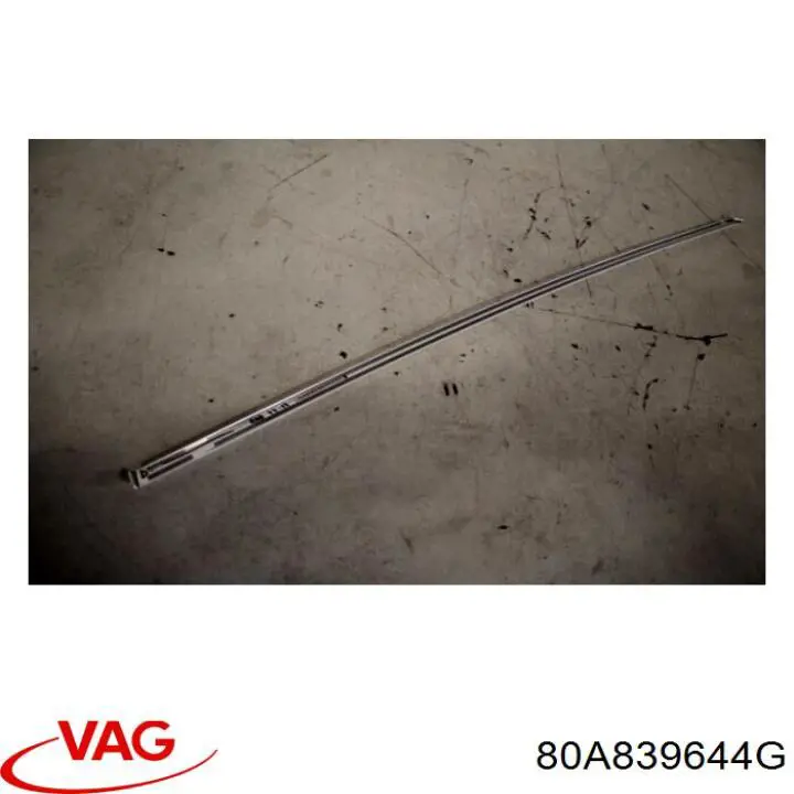 80A839644B VAG Молдинг опускного скла двері задньої, правої