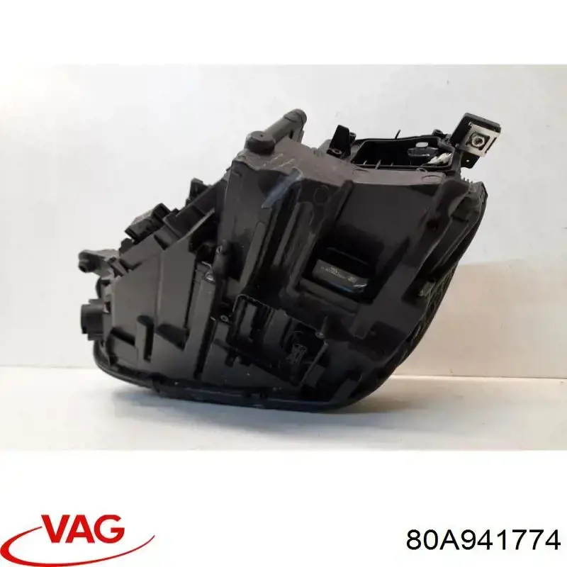 710815019008 Magneti Marelli Основна фара - вставка