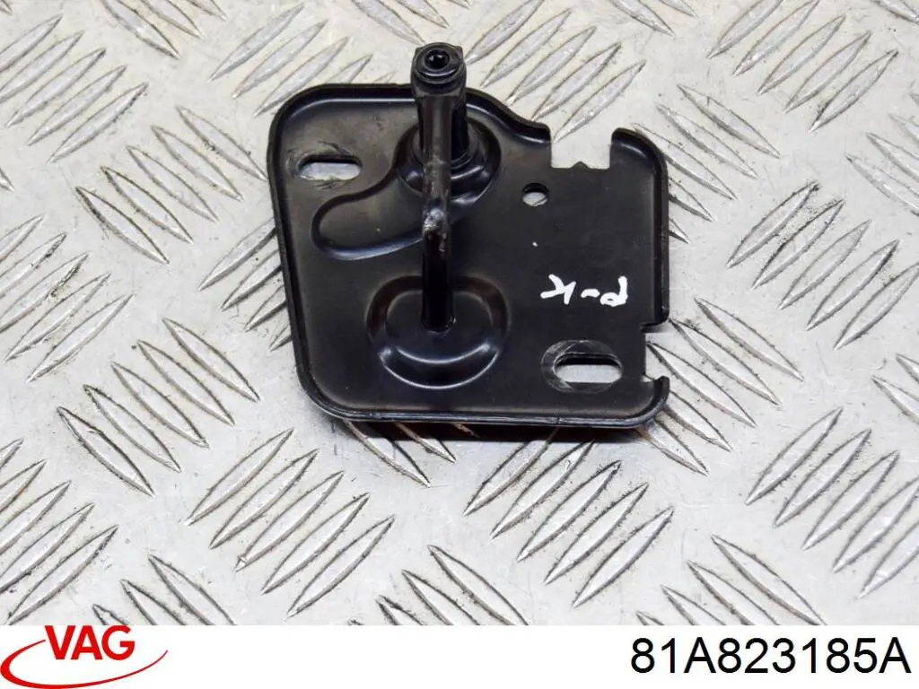 81A823185A VAG Навішування і упор капота