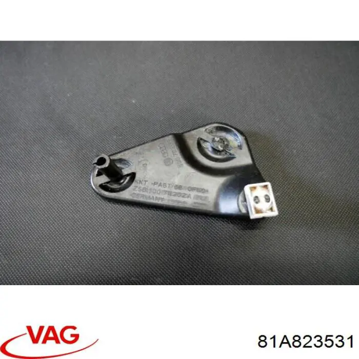 Трос відкриття капота, передній VAG 81A823531