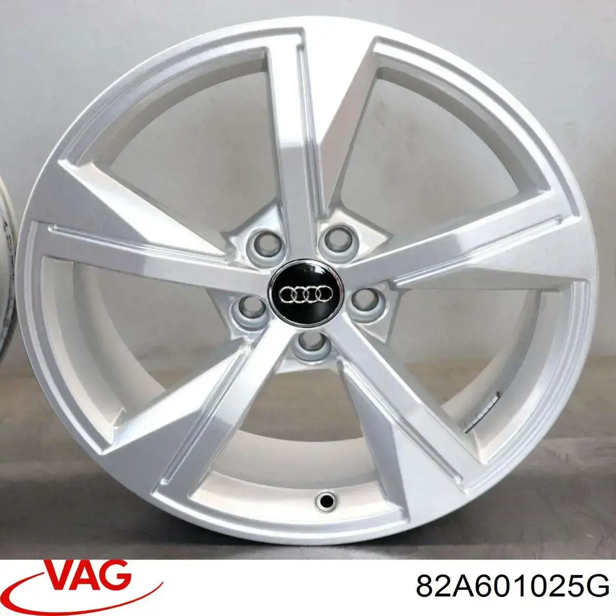 Диски колісні литі (легкосплавні, титанові) VAG 82A601025G ціна, від 126.66 USD