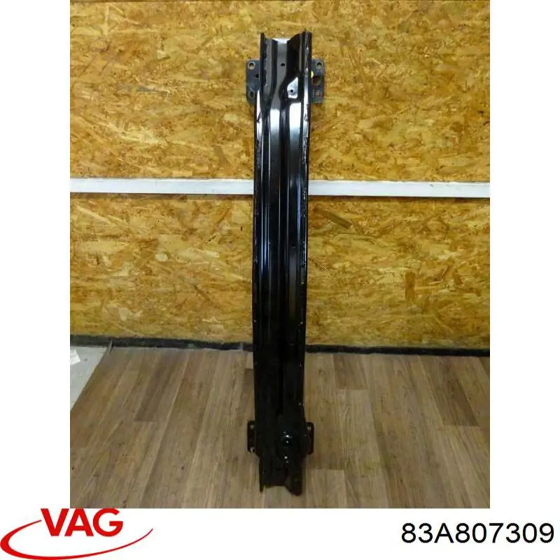 Шина бампера заднього на Audi Q3  F3B