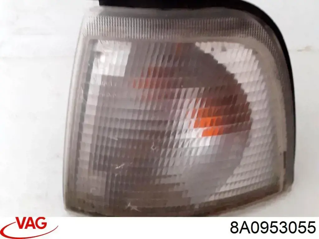 Покажчик повороту лівий VAG 8A0953055