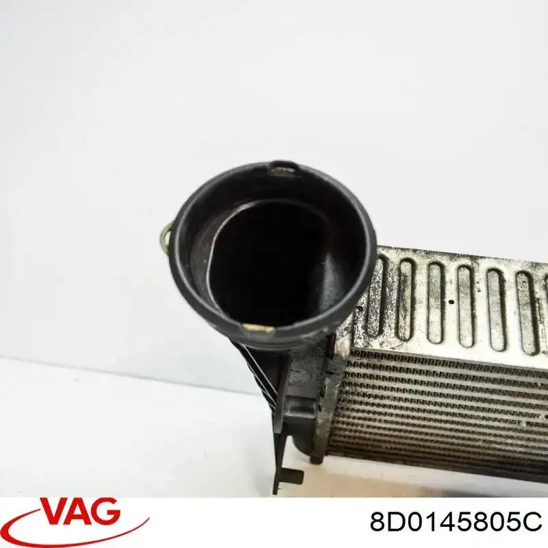 Купити 8D0145805C VAG Радіатор интеркуллера