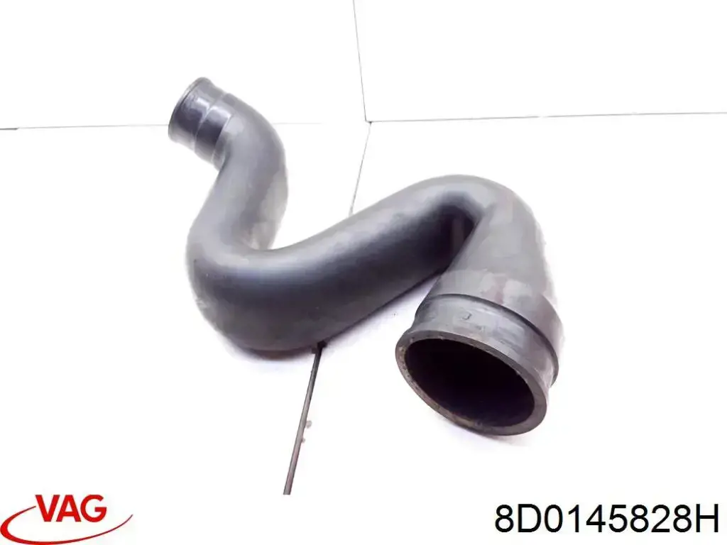 Купити 8D0145828H VAG Патрубок повітряний, дросельної заслінки