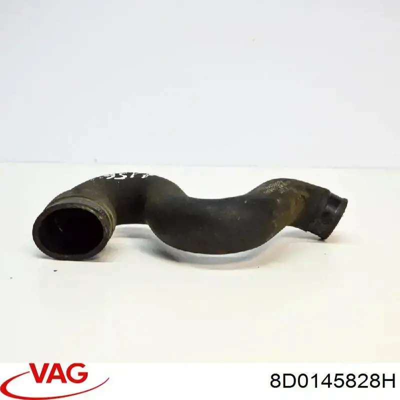 Патрубок повітряний, дросельної заслінки 8D0145828H VAG