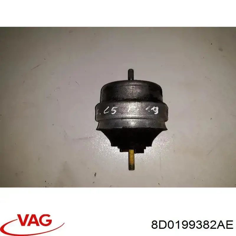 Купити 8D0199382AE VAG Подушка (опора) двигуна, права