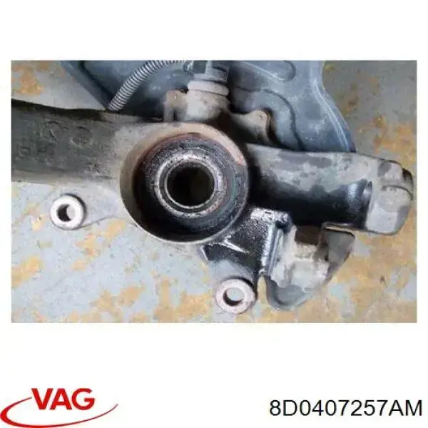 Цапфа передня ліва VAG 8D0407257AM