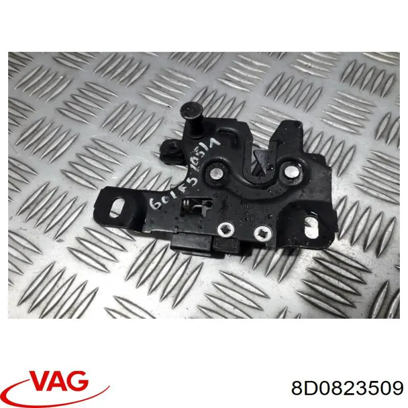 Купити 8D0823509 VAG Замок капота
