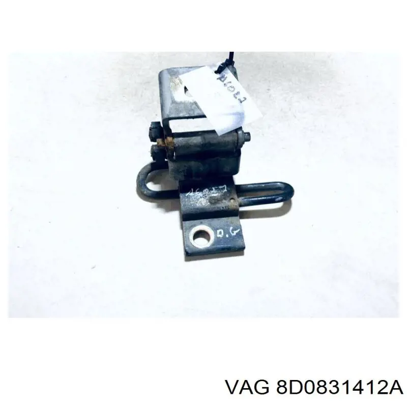 Купити 8D0831412C VAG Петля передніх дверей, правих