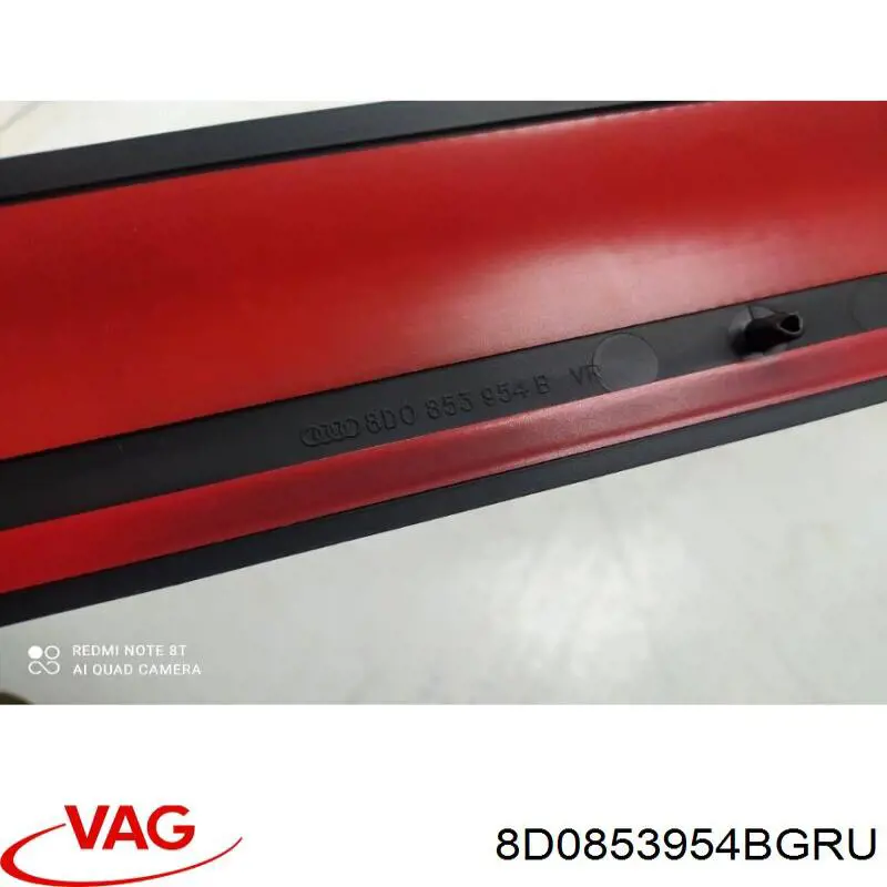8D0853954BGRU VAG Молдинг передньої правої двері