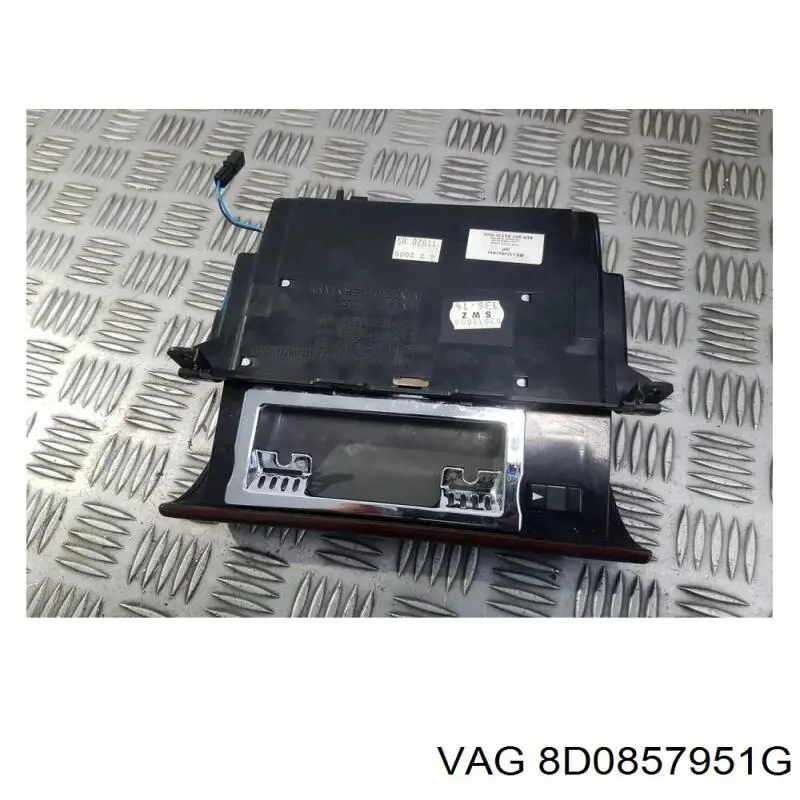 8D0857951G VAG Попільничка